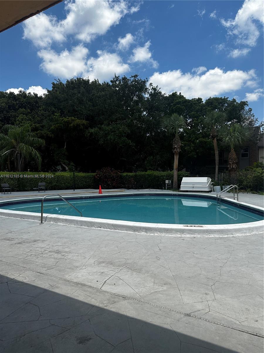 HERITAGE CIRCLE CONDO - Residential