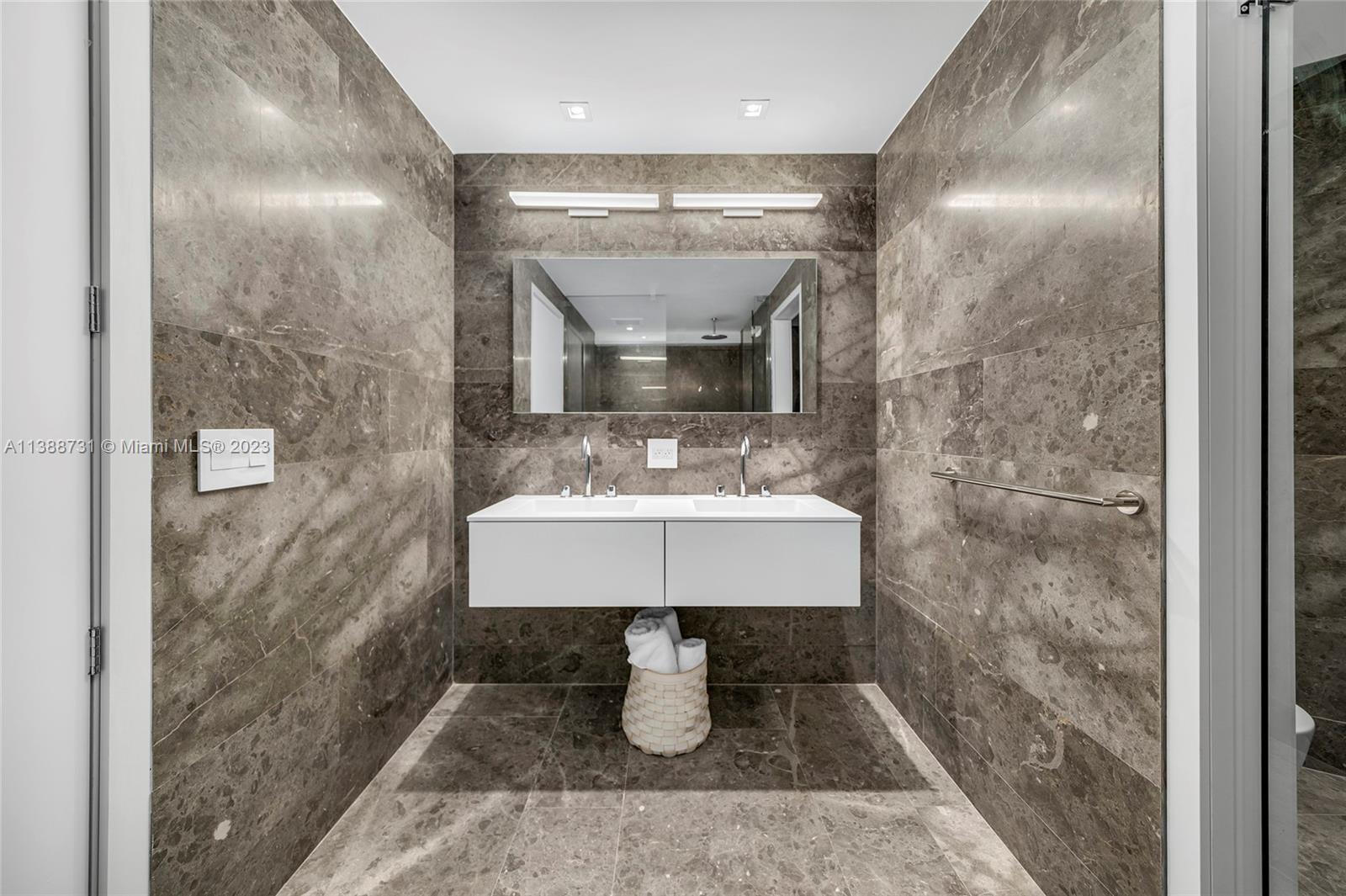 MONACO YACHT CLUB - Residential