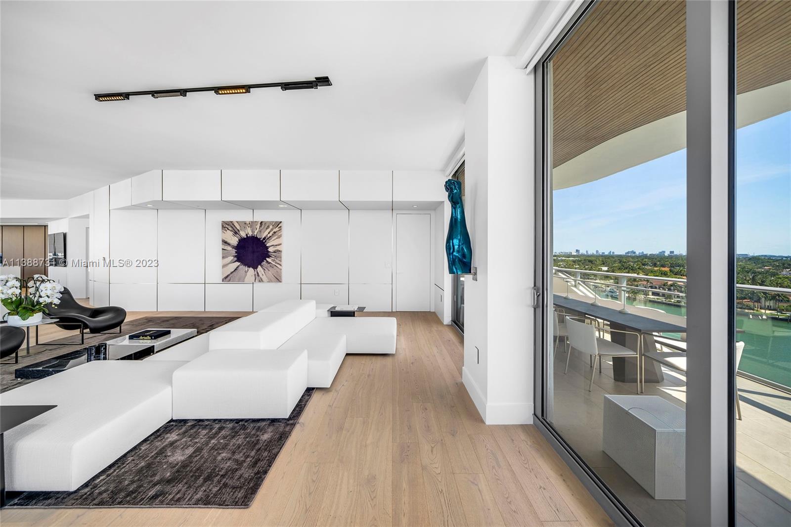 MONACO YACHT CLUB - Residential