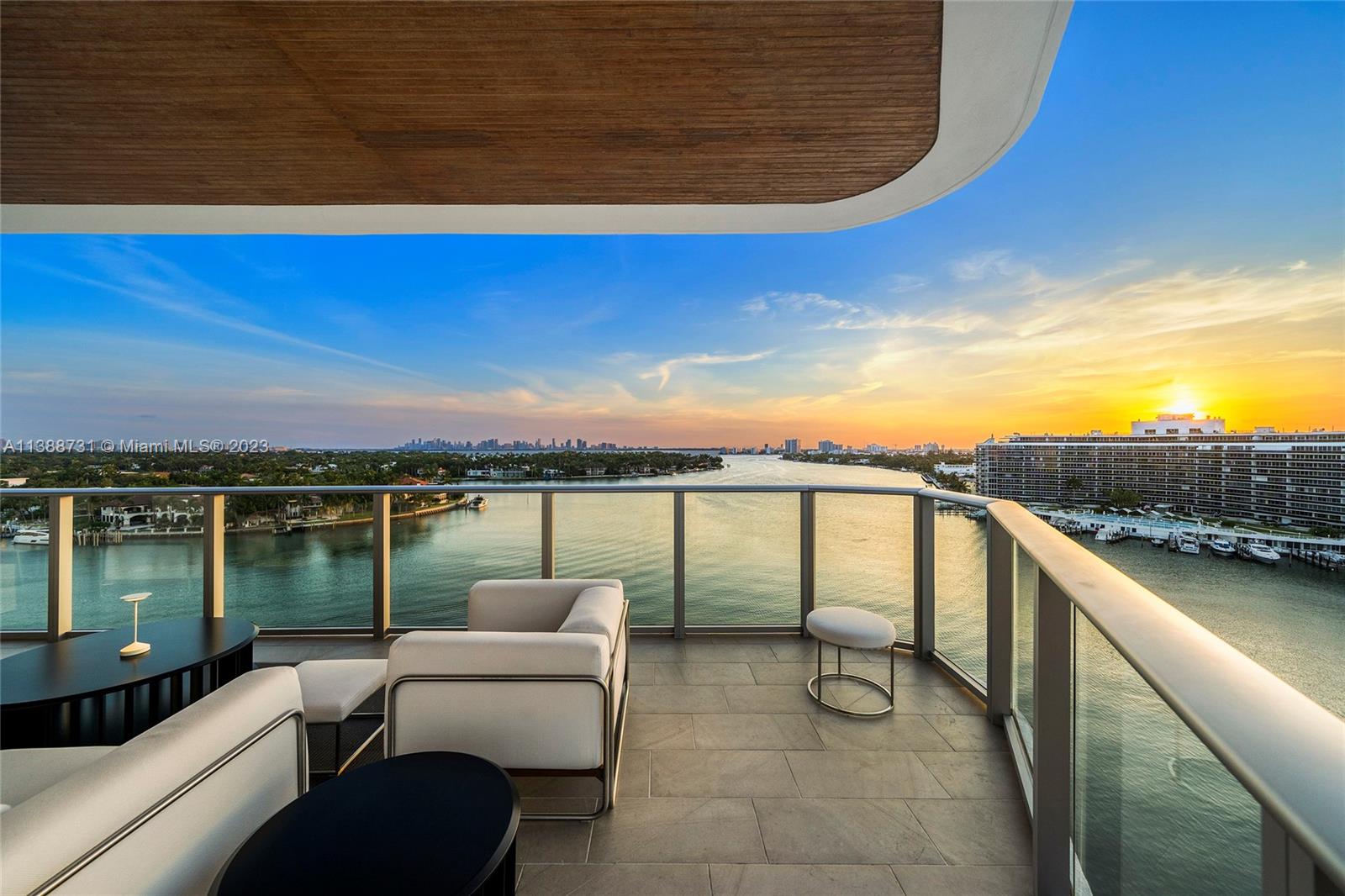 MONACO YACHT CLUB - Residential