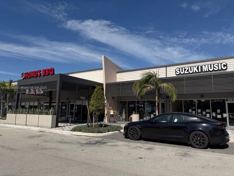 MUUTTO VAKITUISESTI FLORIDAAN 6827 Stirling Davie FL 33314