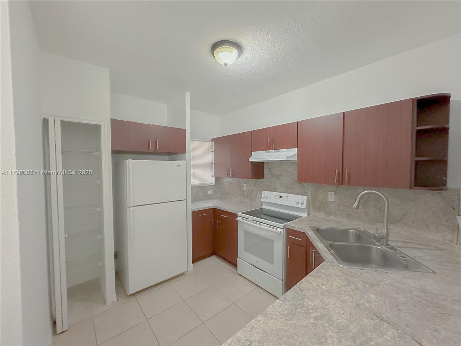 ABEL HOMES AT KEYS WINDS - Residential