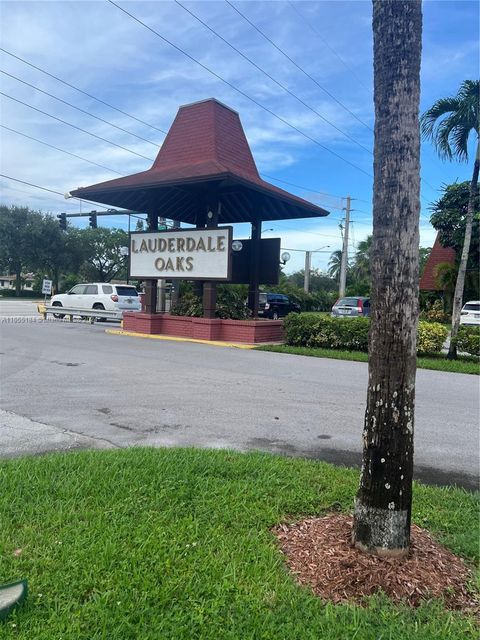 A home in Lauderdale Lakes