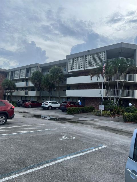 A home in Lauderdale Lakes