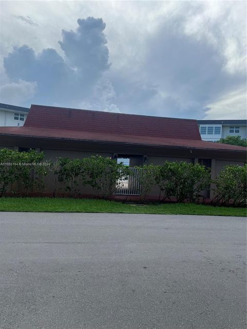 A home in Lauderdale Lakes