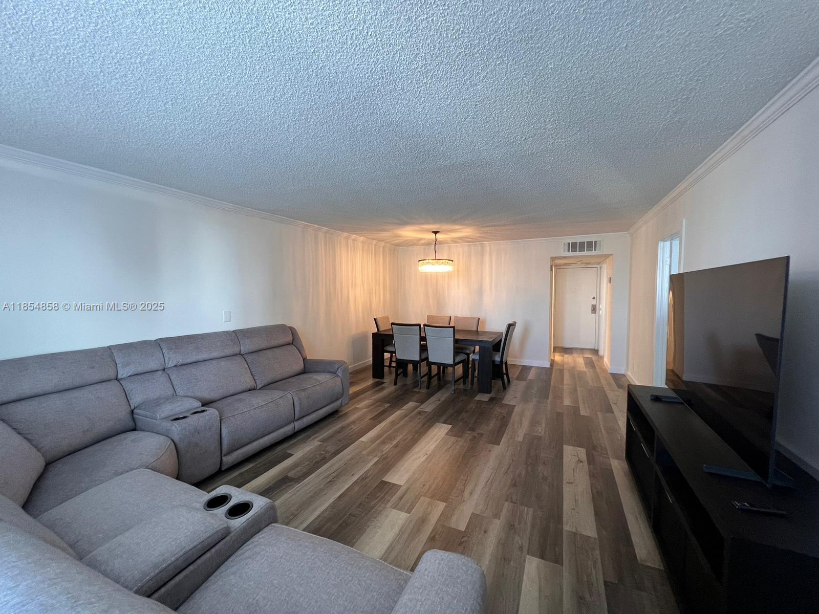 HALLMARK OF HOLLYWOOD CON - Residential Lease