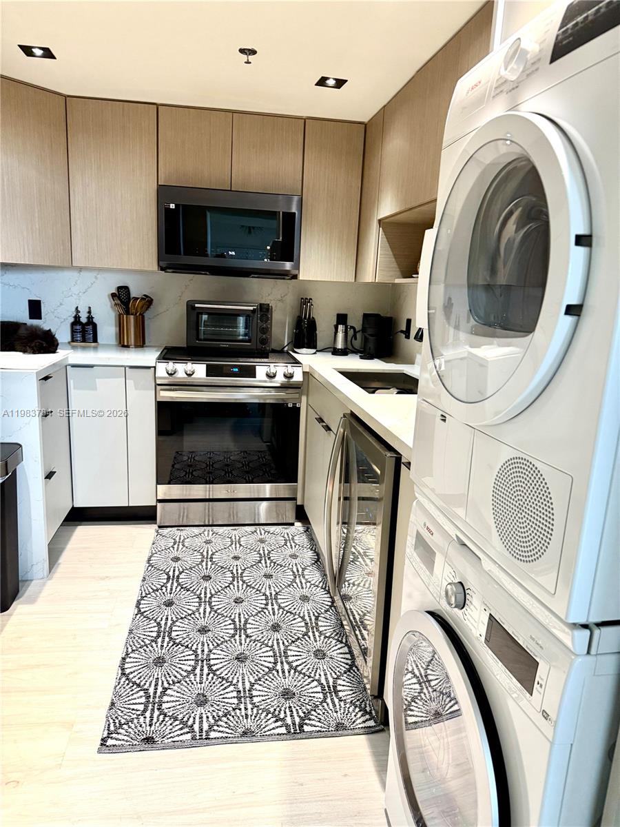 CLEARVIEW TOWERS CONDO - Residential