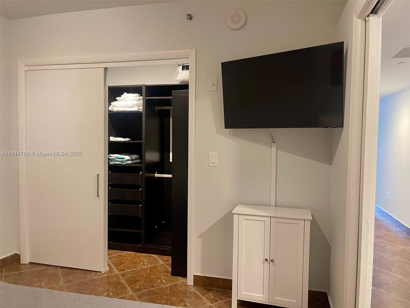 BEACH CLUB TWO CONDO - Residential Lease