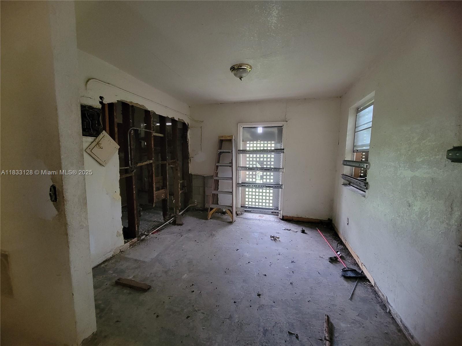 5530 NW 23rd Ave