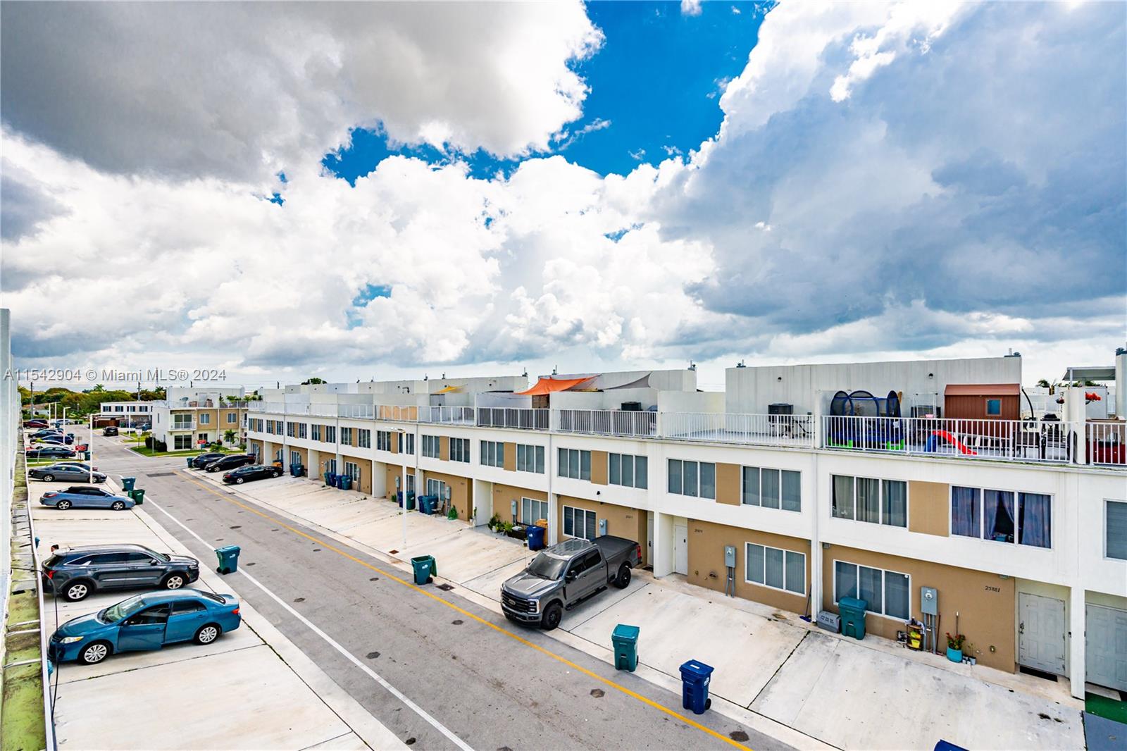 PARADISE GARDENS - Residential