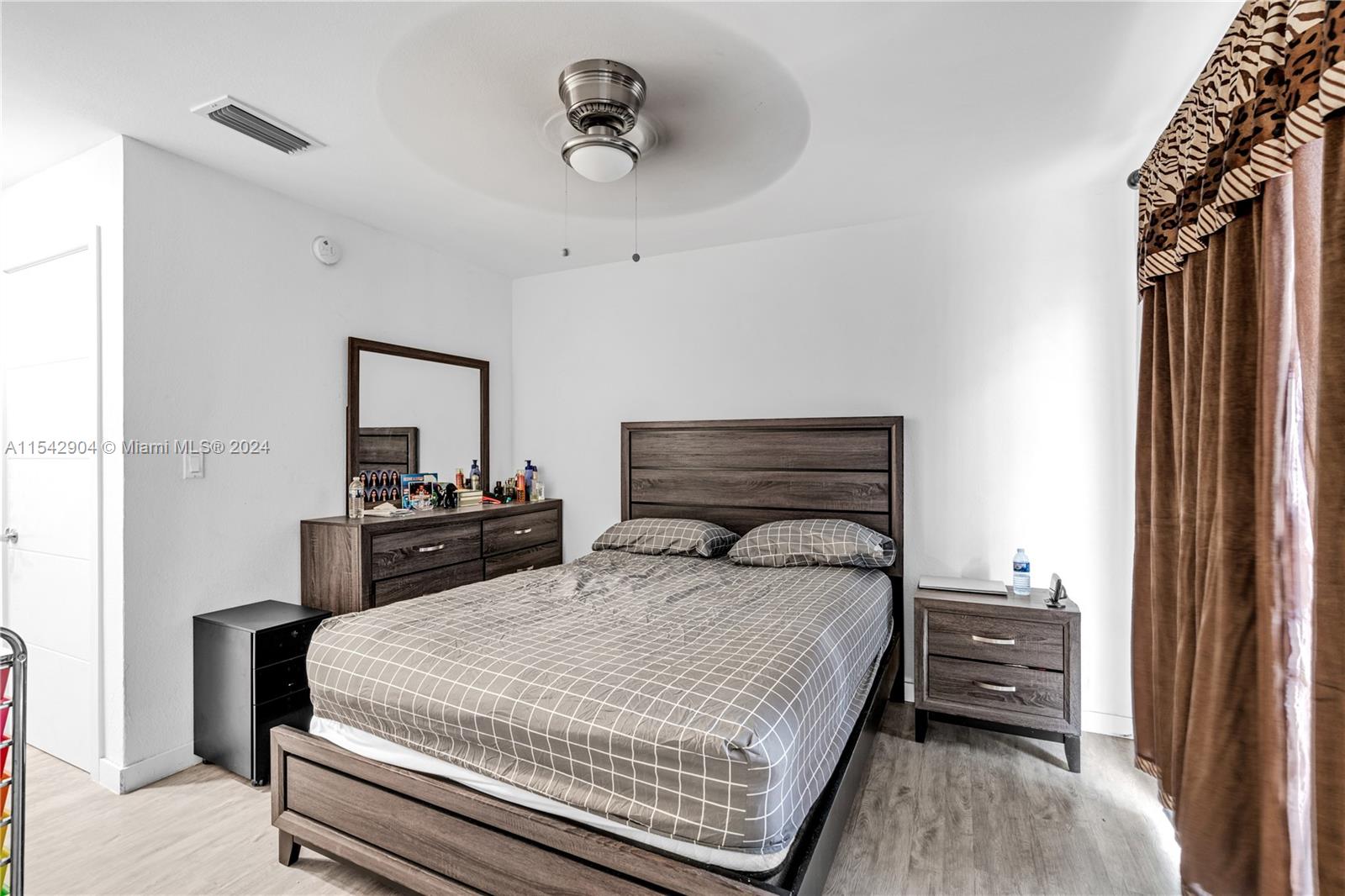 PARADISE GARDENS - Residential