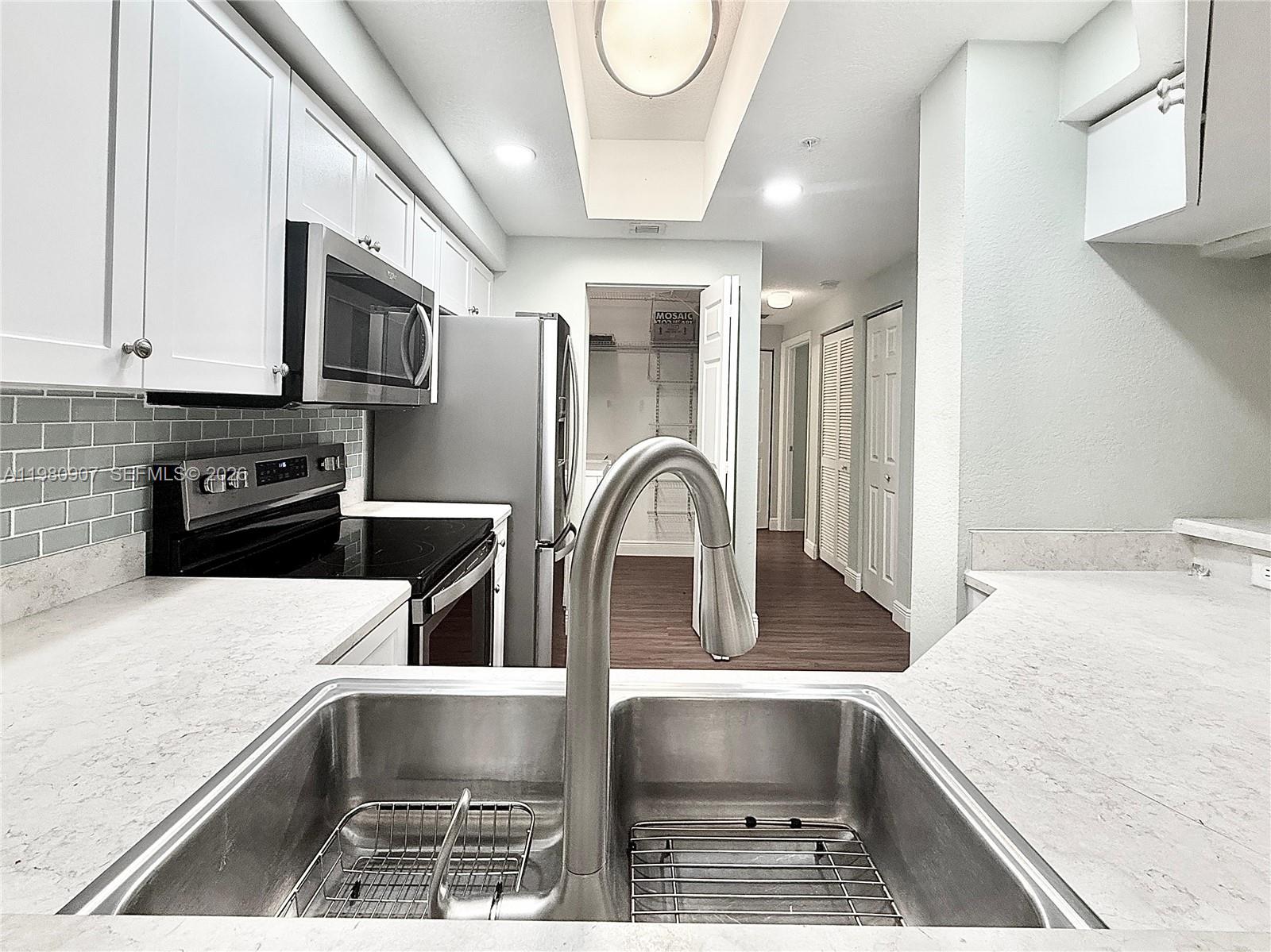 3020 Alcazar Pl 208