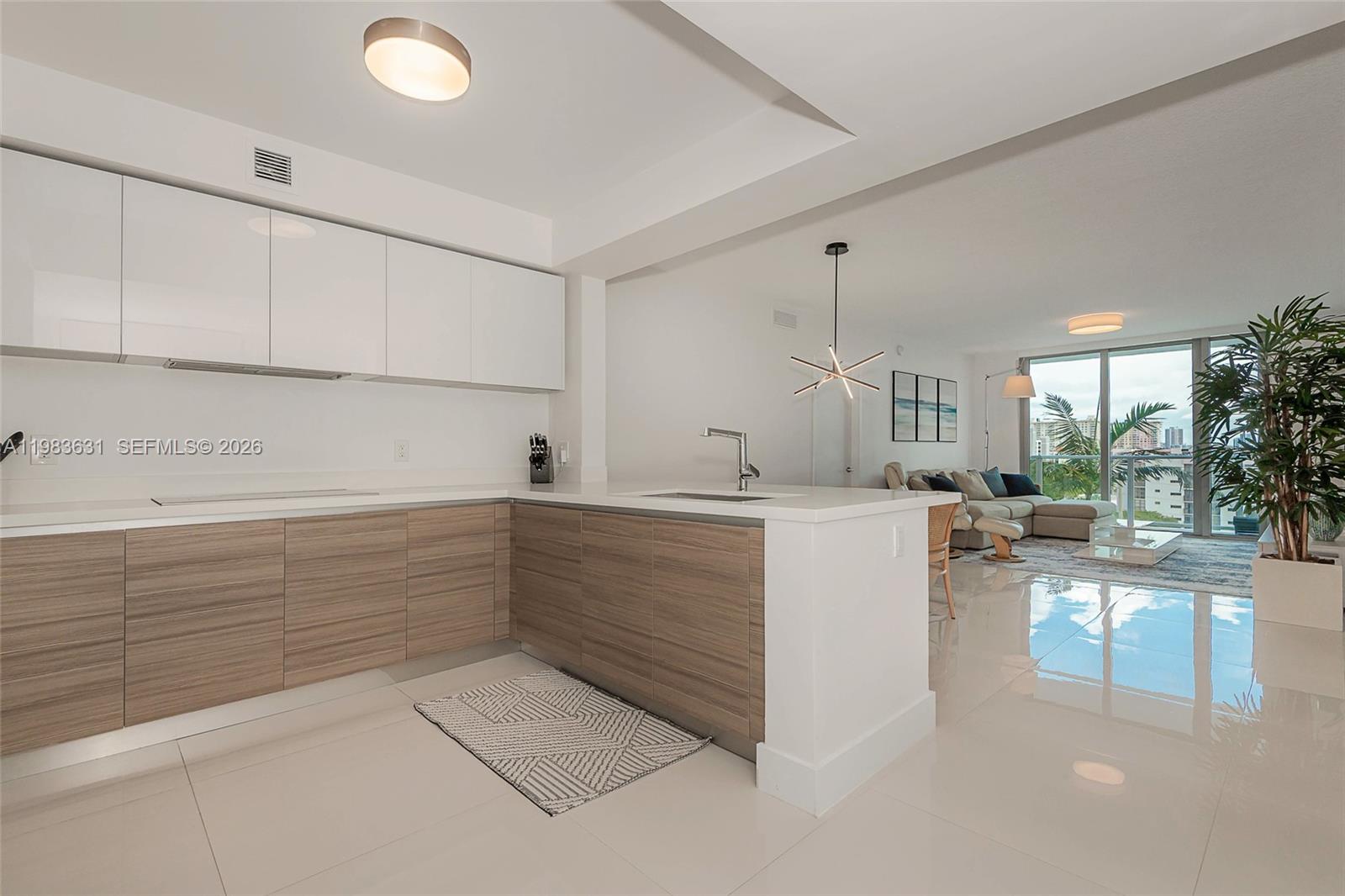 PARQUE TOWERS CONDO - Residential