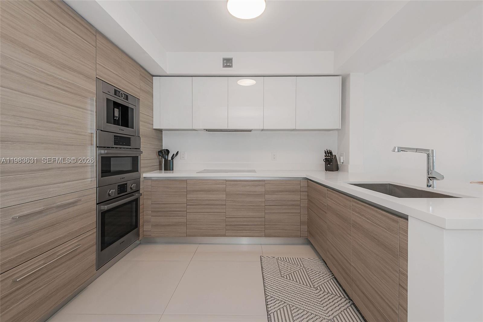 PARQUE TOWERS CONDO - Residential