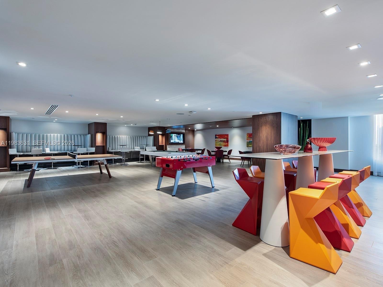 PARQUE TOWERS CONDO - Residential