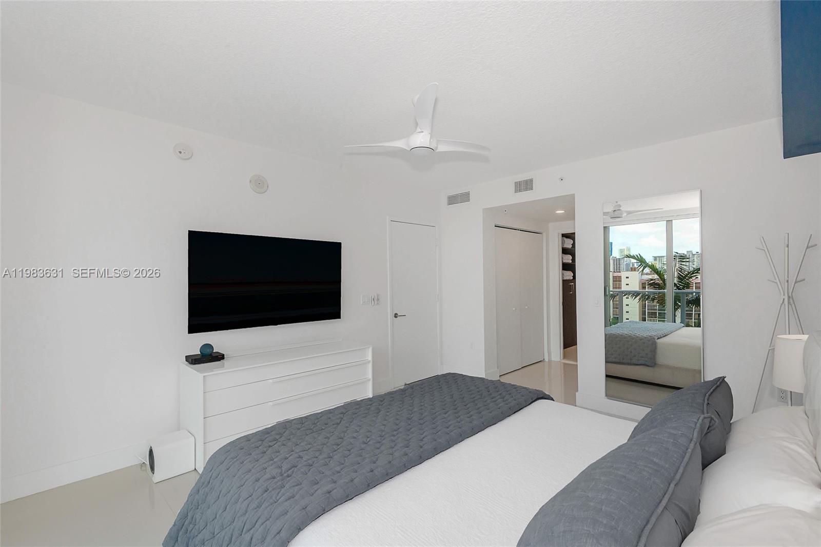 PARQUE TOWERS CONDO - Residential