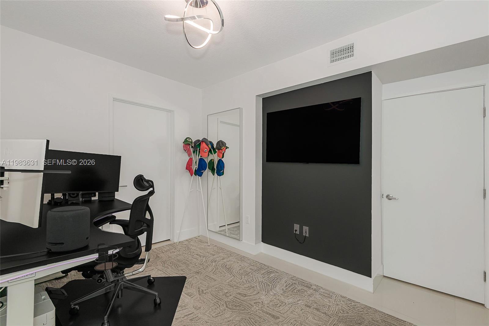 PARQUE TOWERS CONDO - Residential