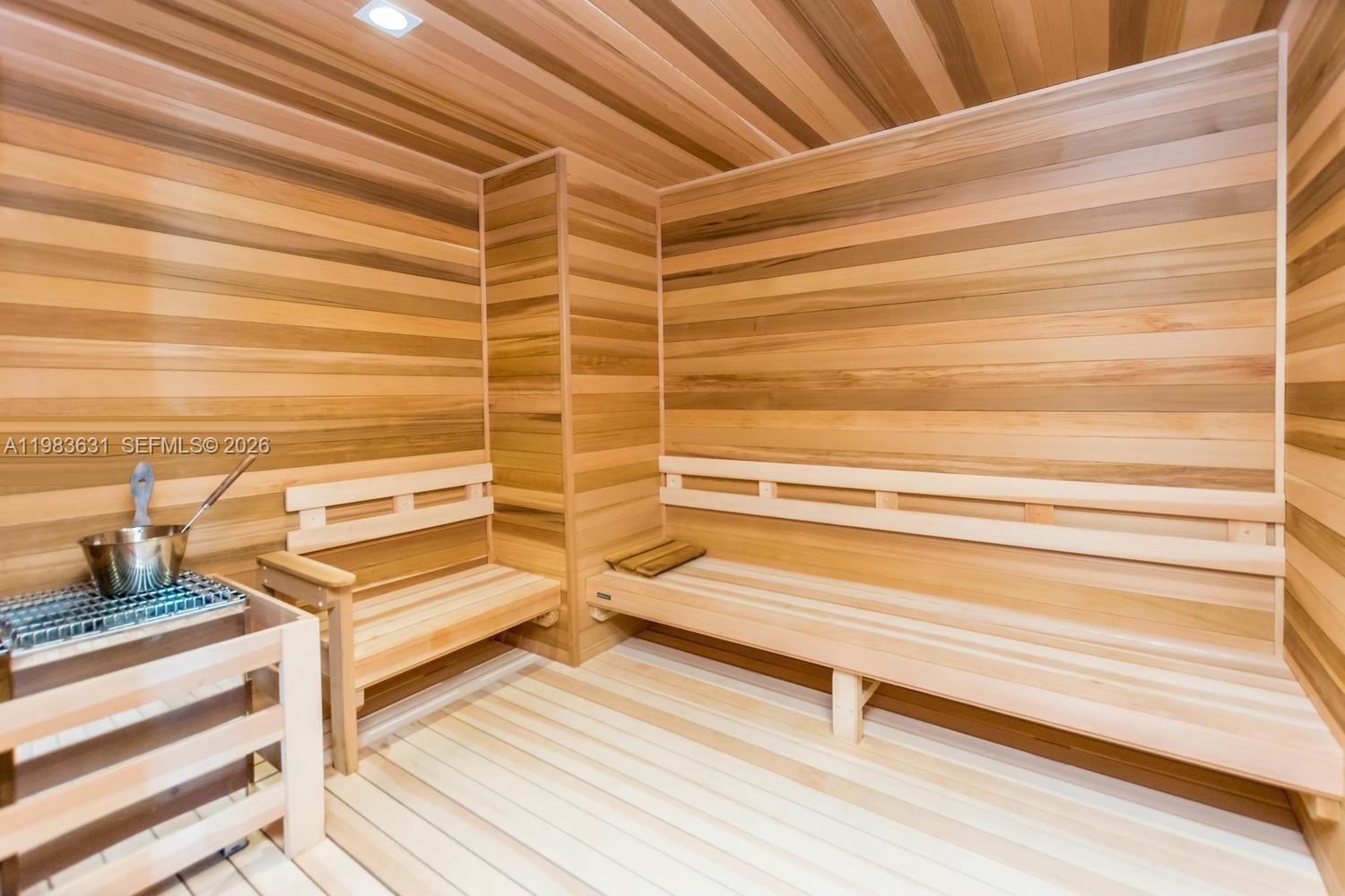 PARQUE TOWERS CONDO - Residential