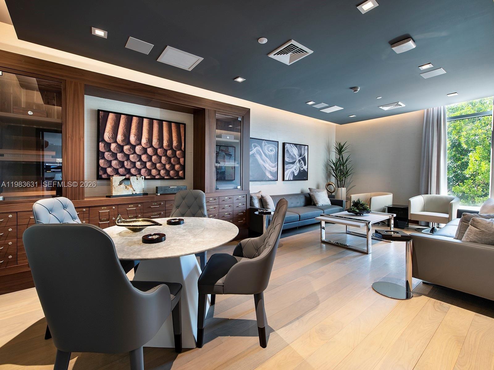 PARQUE TOWERS CONDO - Residential