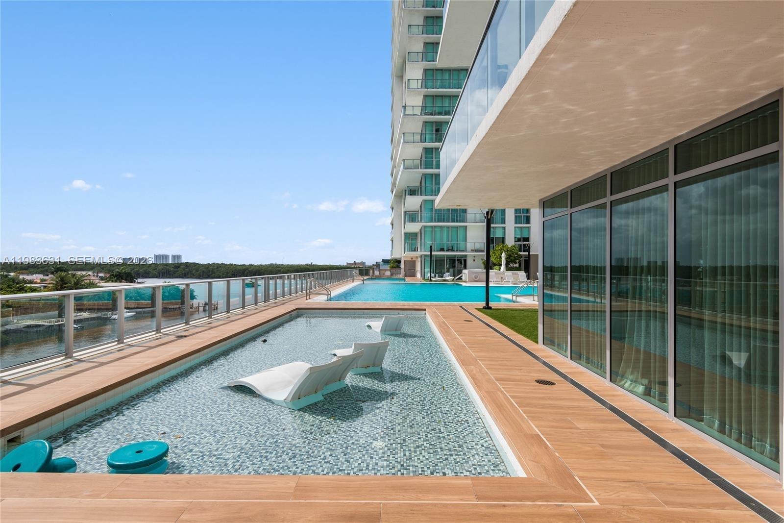 PARQUE TOWERS CONDO - Residential