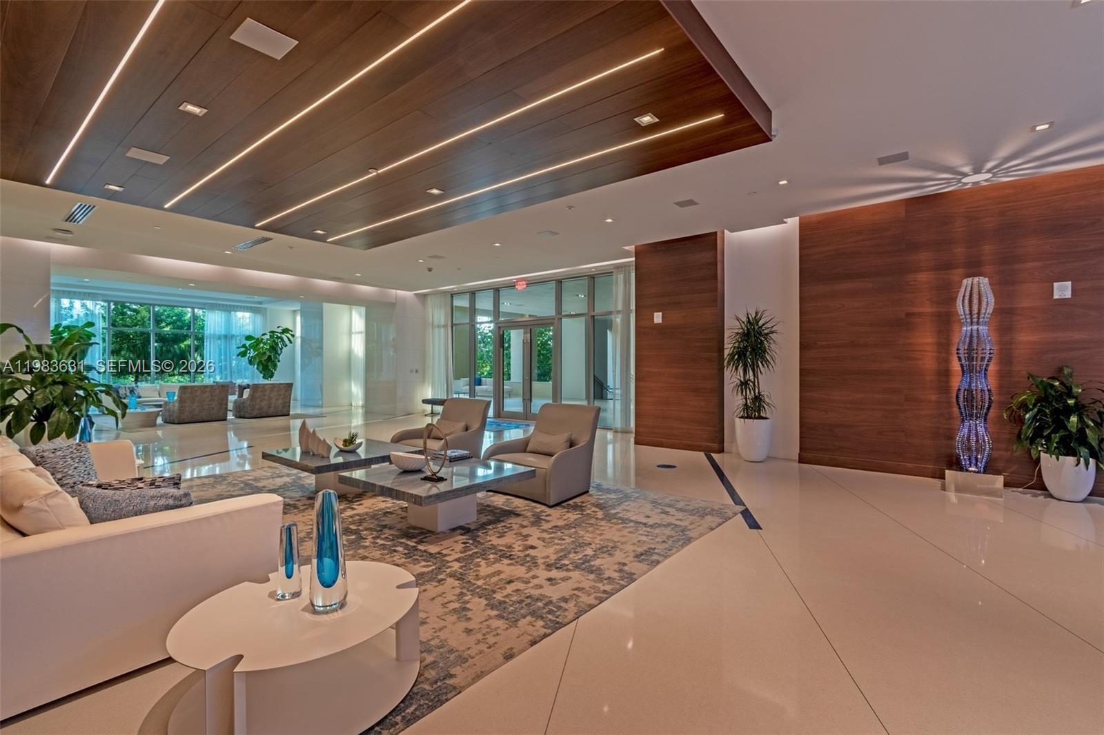 PARQUE TOWERS CONDO - Residential