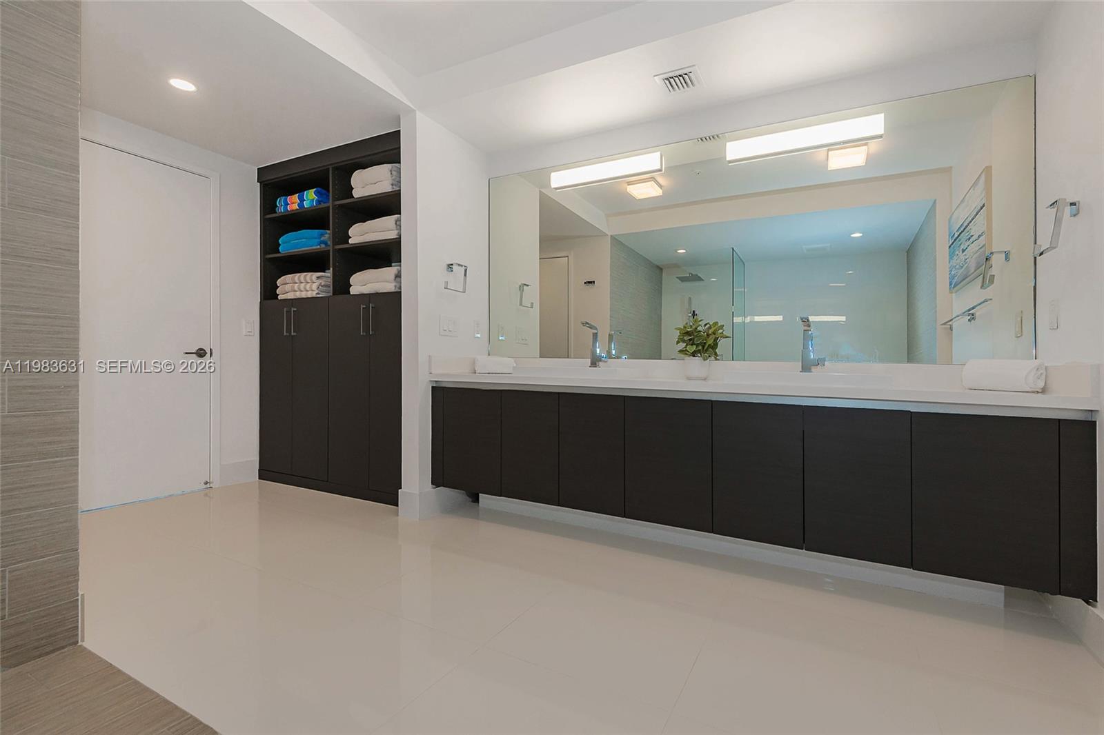 PARQUE TOWERS CONDO - Residential