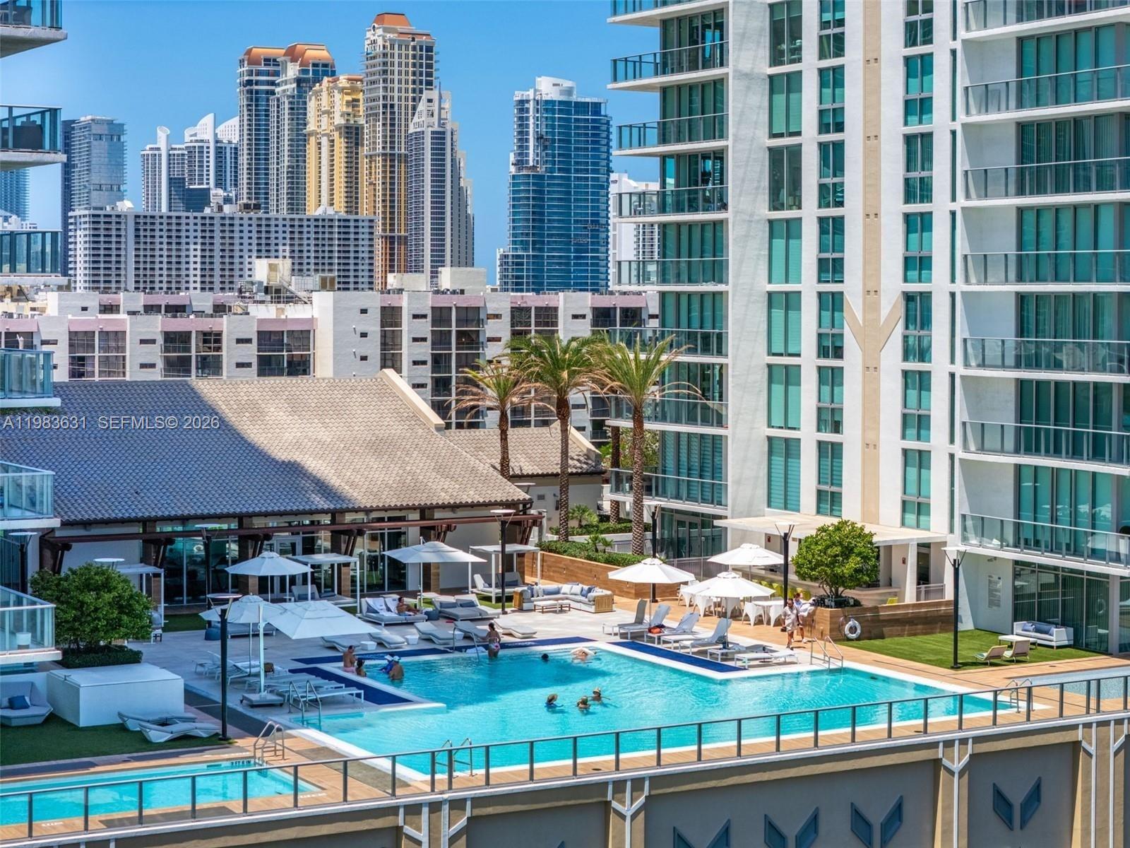 PARQUE TOWERS CONDO - Residential