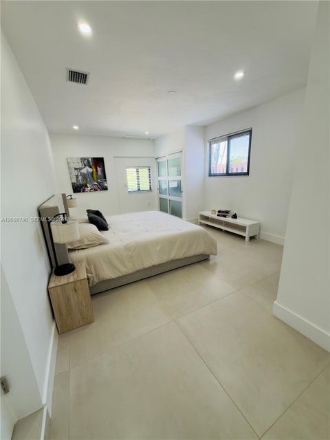 Tiny photo for 1524 NE 14th Ter, Fort Lauderdale, FL 33304 (MLS # A12008790)