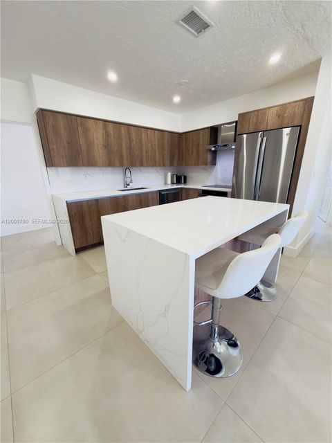 Tiny photo for 1524 NE 14th Ter, Fort Lauderdale, FL 33304 (MLS # A12008790)