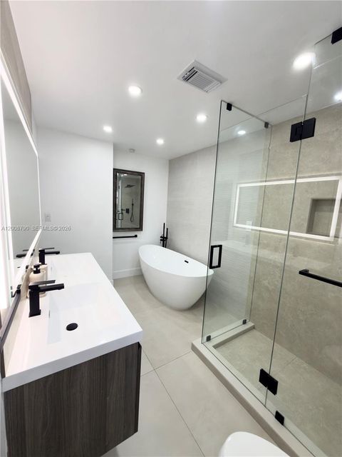 Tiny photo for 1524 NE 14th Ter, Fort Lauderdale, FL 33304 (MLS # A12008790)