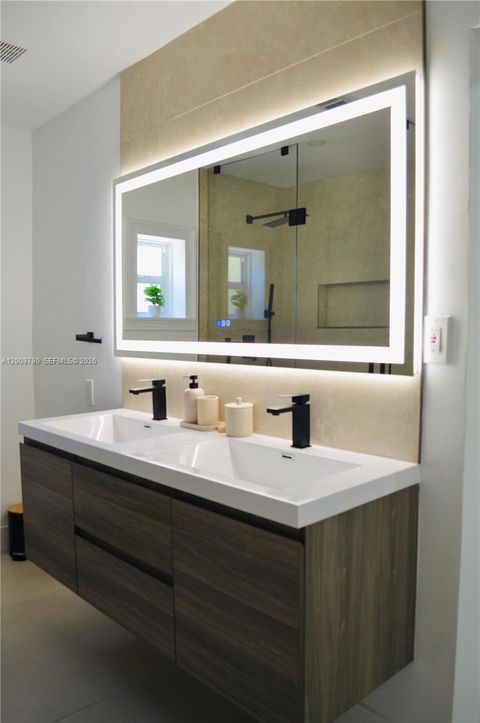 Tiny photo for 1524 NE 14th Ter, Fort Lauderdale, FL 33304 (MLS # A12008790)