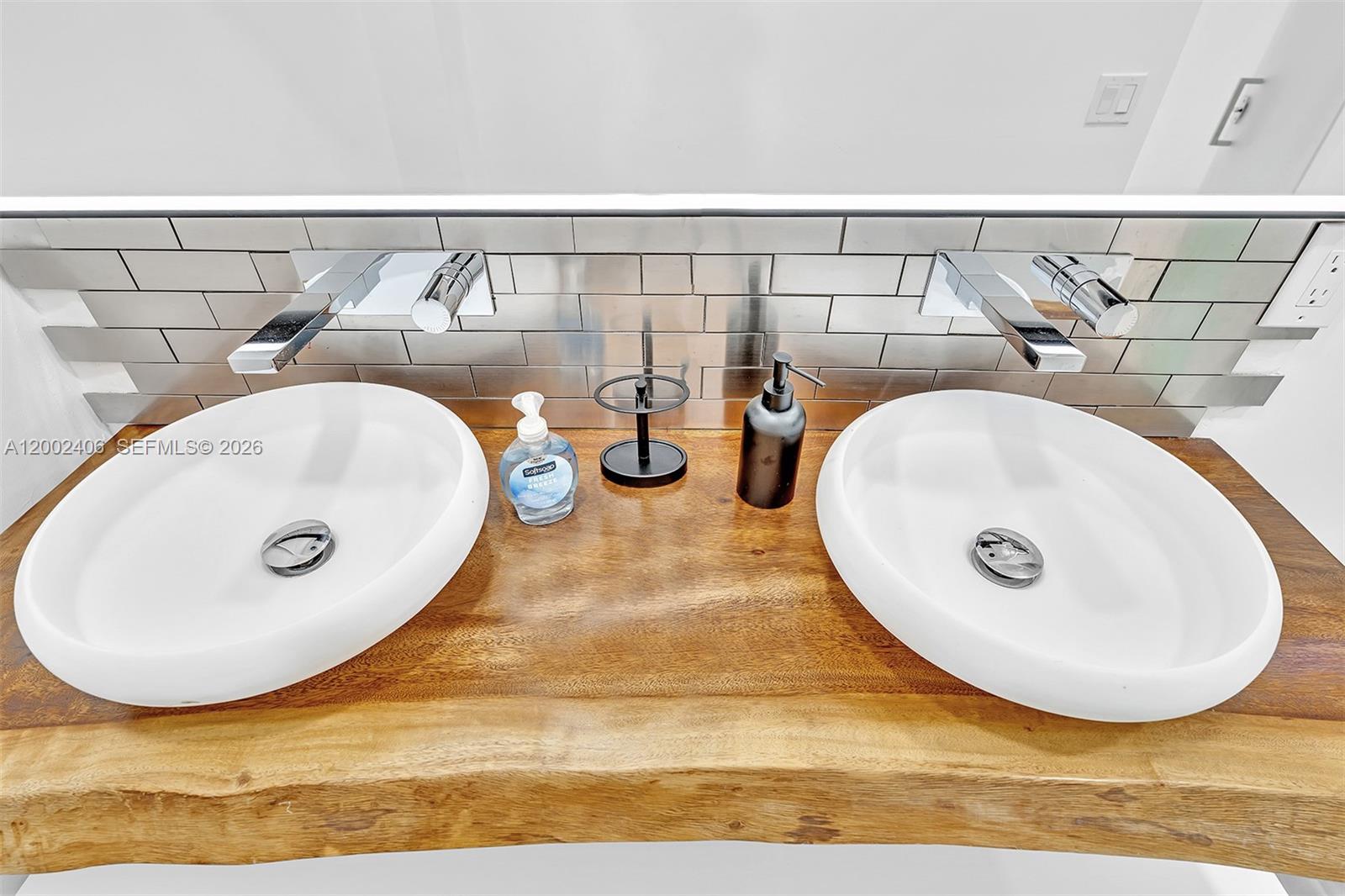 MANGO ON 10TH CONDO - Residential Lease