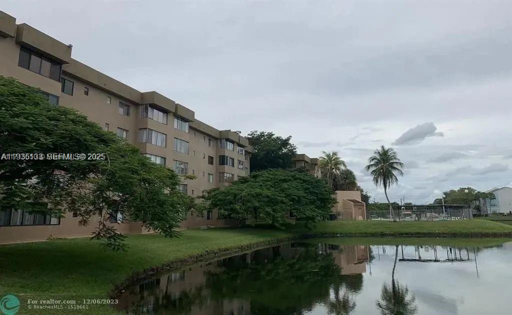 CARLISLE AT HAMPTONS WEST - Residential