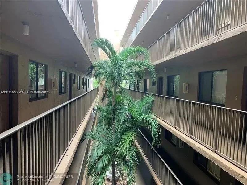 8020 Hampton Blvd 309