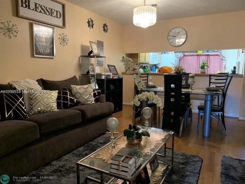 CARLISLE AT HAMPTONS WEST - Residential