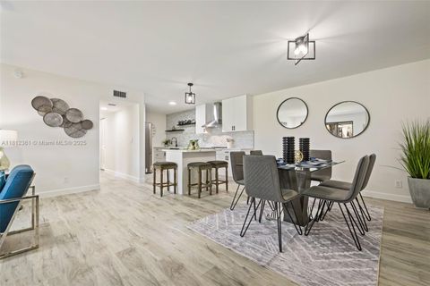 825 Sky Pine Way H1 Green Acres FL 33415