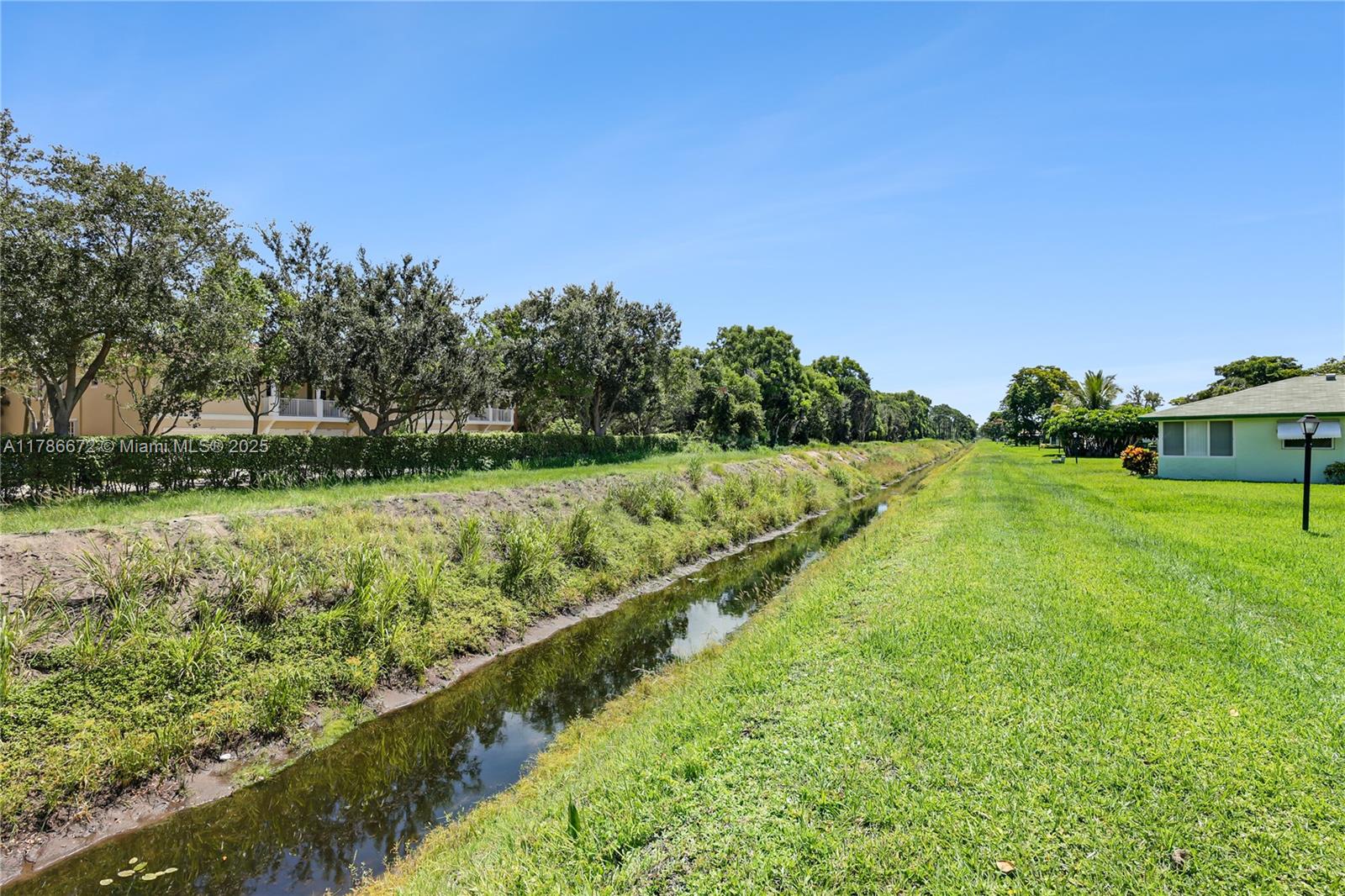 COUNTRY MANORS CONDO - Residential