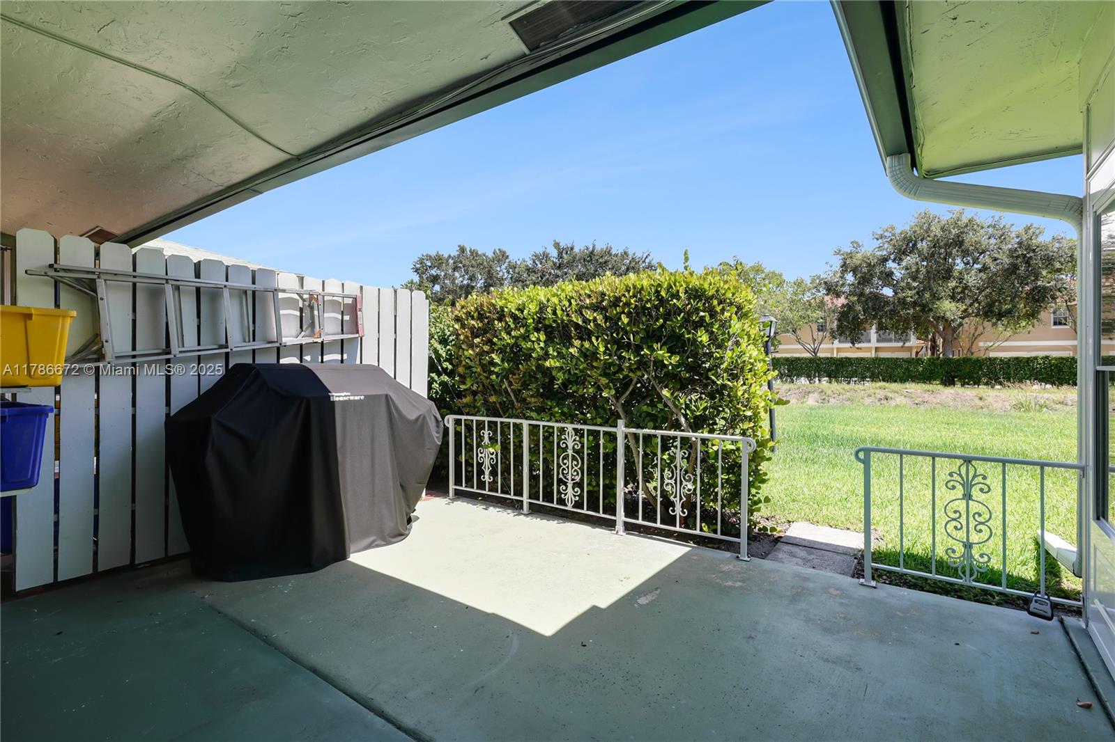 COUNTRY MANORS CONDO - Residential