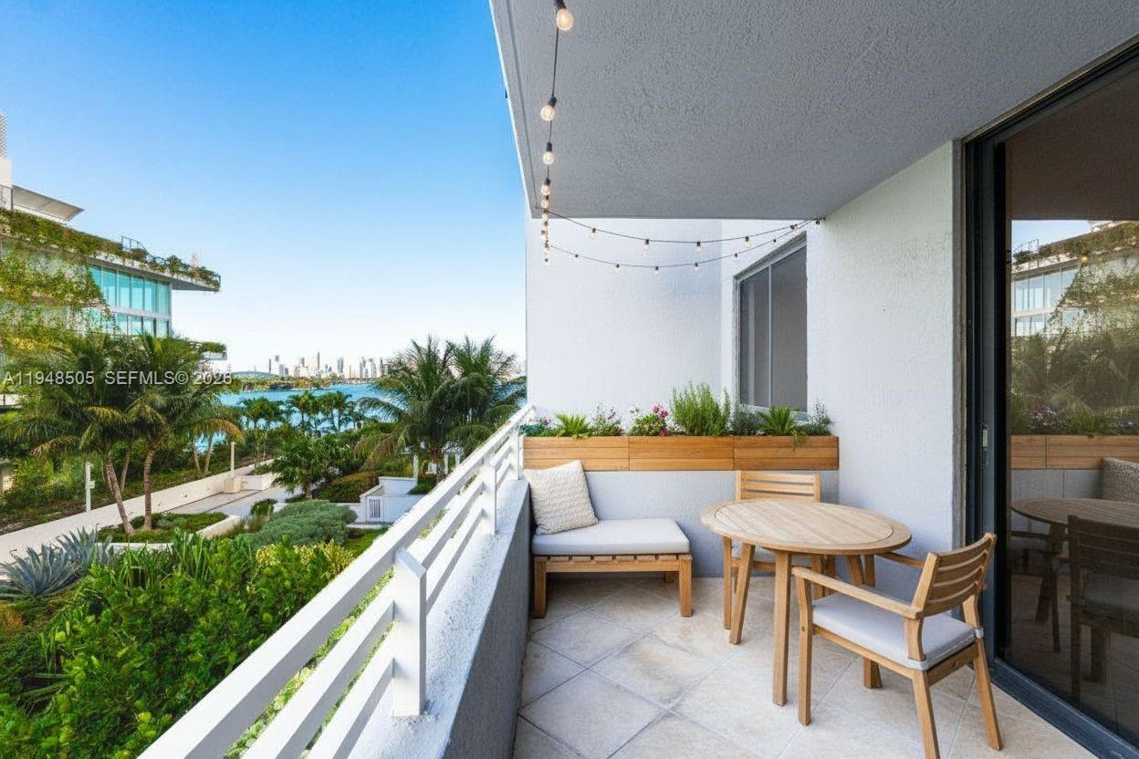 THE WAVERLY AT SOUTH BEAC - Residential