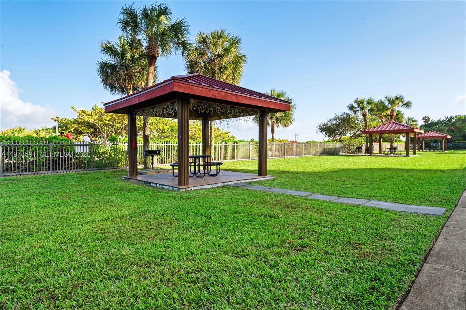 CLUB ATLANTIS CONDO - Residential