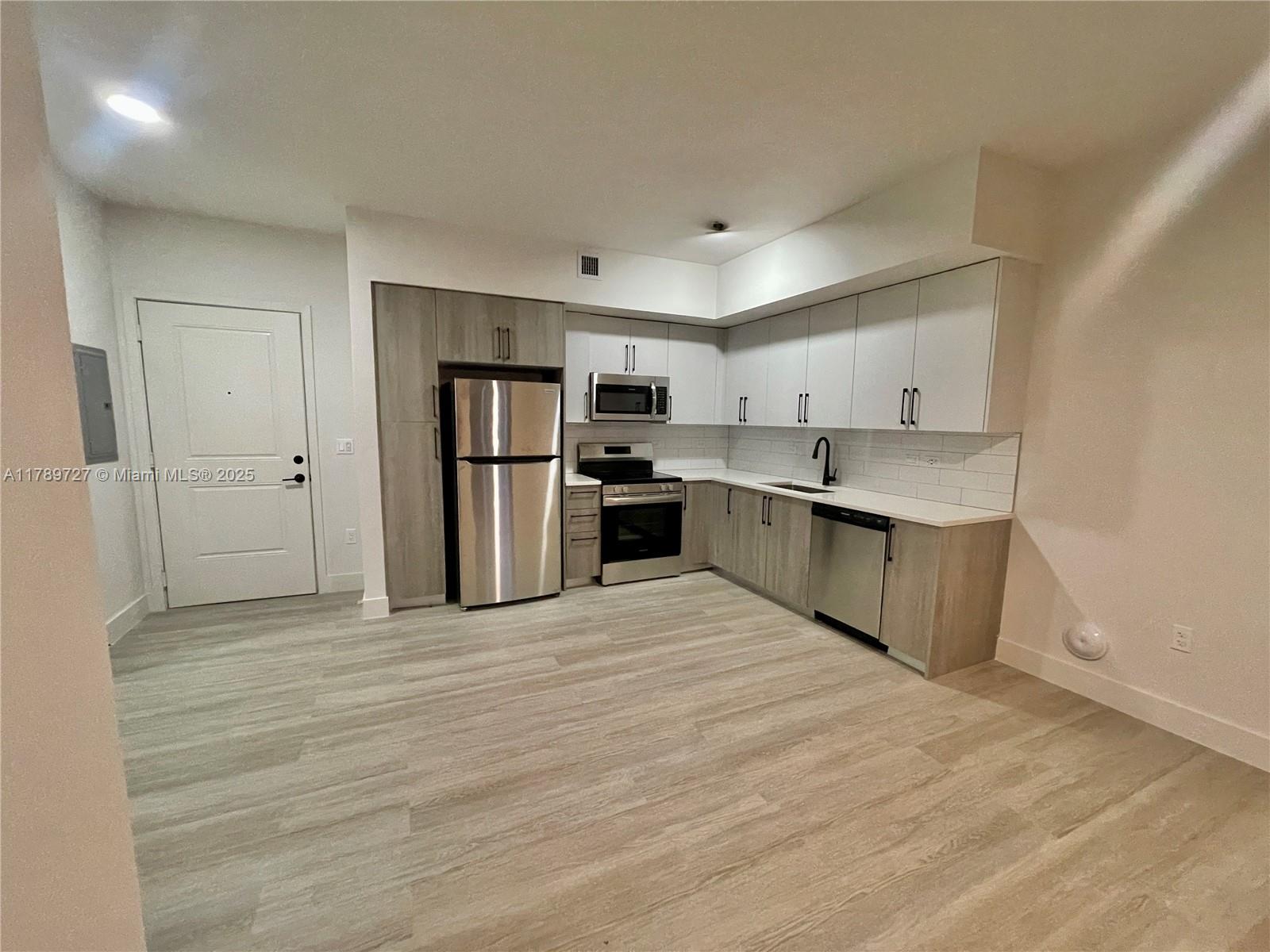 Rental Property at 18412 Homestead Ave 324, Miami, Broward County, Florida - Bedrooms: 1 
Bathrooms: 1  - $2,250 MO.
