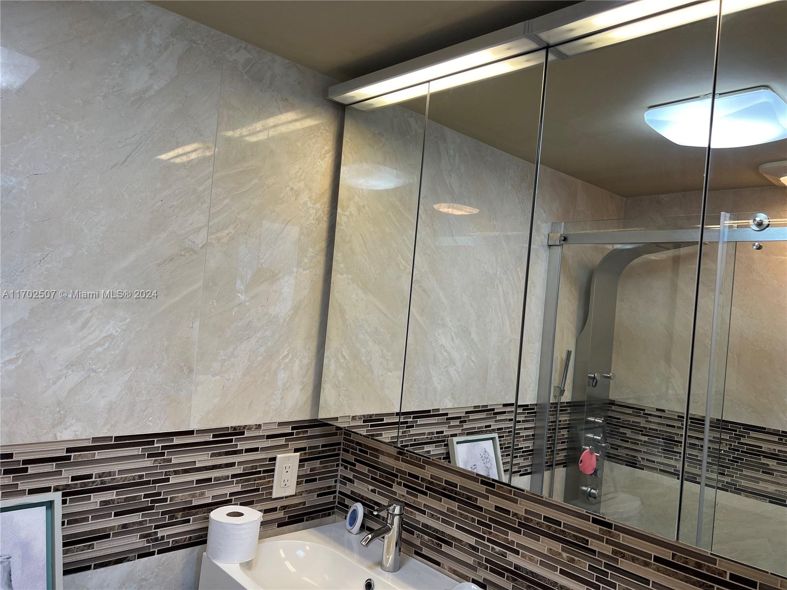 HILLSBORO MILE OCEAN APTS - Residential Lease