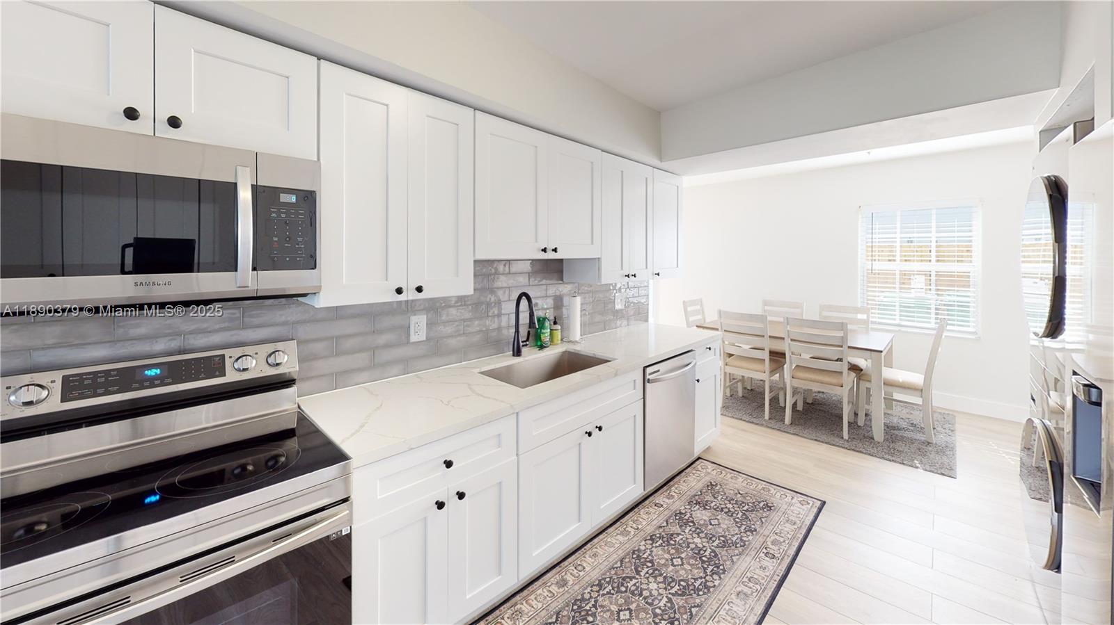ARROWHEAD GOLF & TENNIS C - Residential
