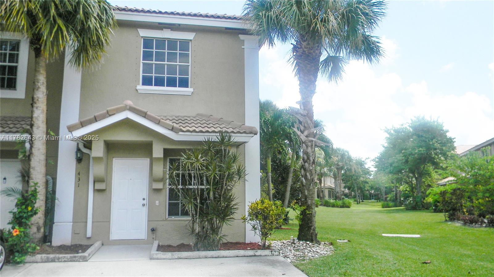 Rental Property at 431 Sw 122nd Ave, Pembroke Pines, Miami-Dade County, Florida - Bedrooms: 2 
Bathrooms: 3  - $2,700 MO.