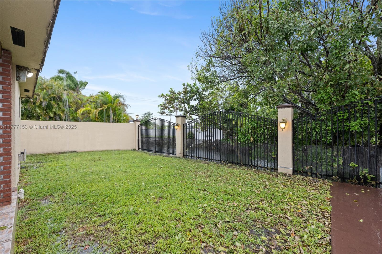 WESTWOOD LAKE 1ST ADDN - Residential