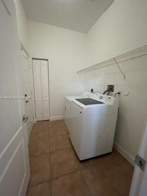 PORTOFINO LAKES - Residential Lease