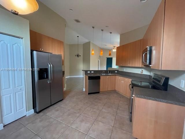 PORTOFINO LAKES - Residential Lease