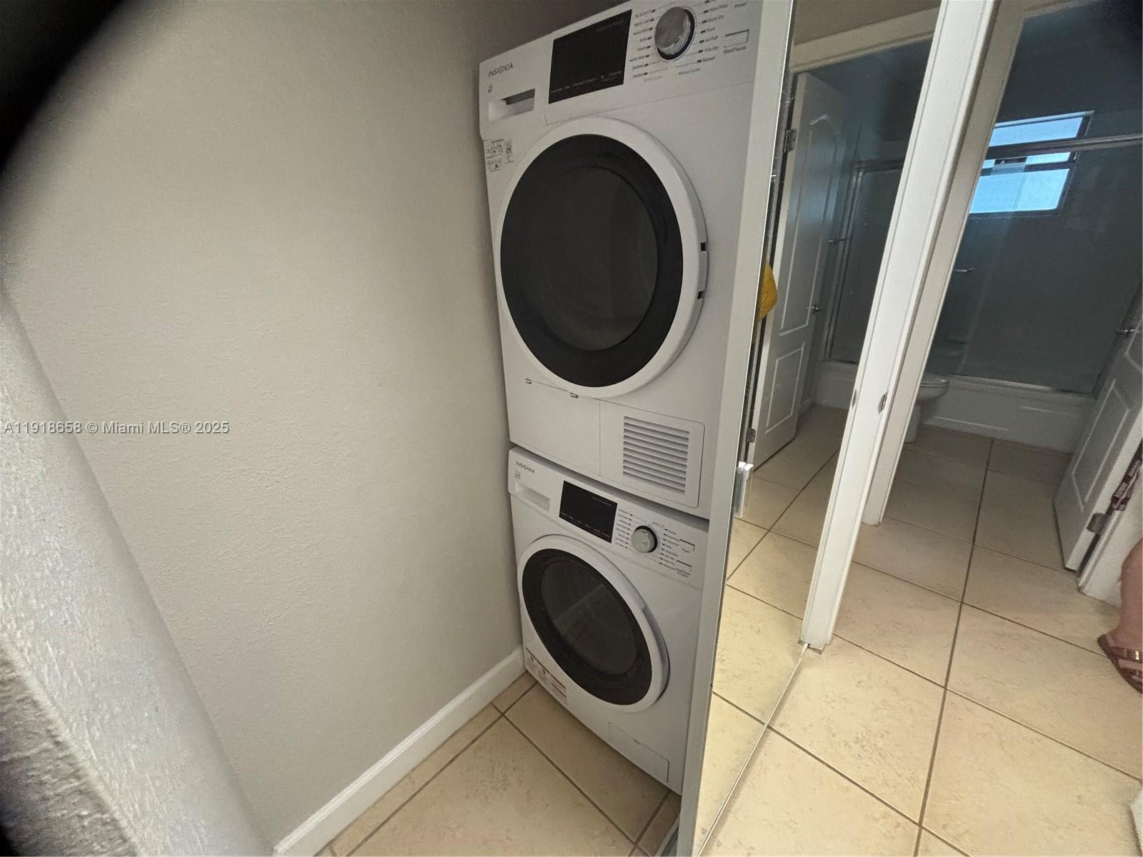 TOWNHOUSES OF PLANTATION - Residential Lease