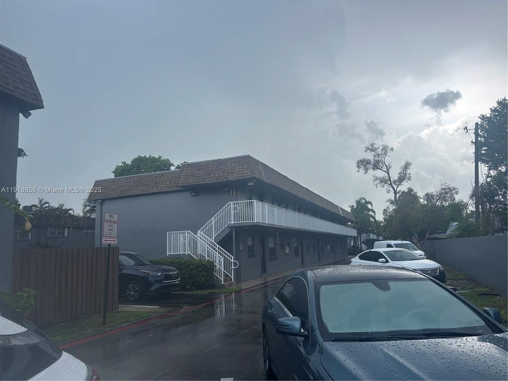 Photo of 4871 NW 9th Dr #4871, Plantation, FL 33317 (MLS # A11918658)