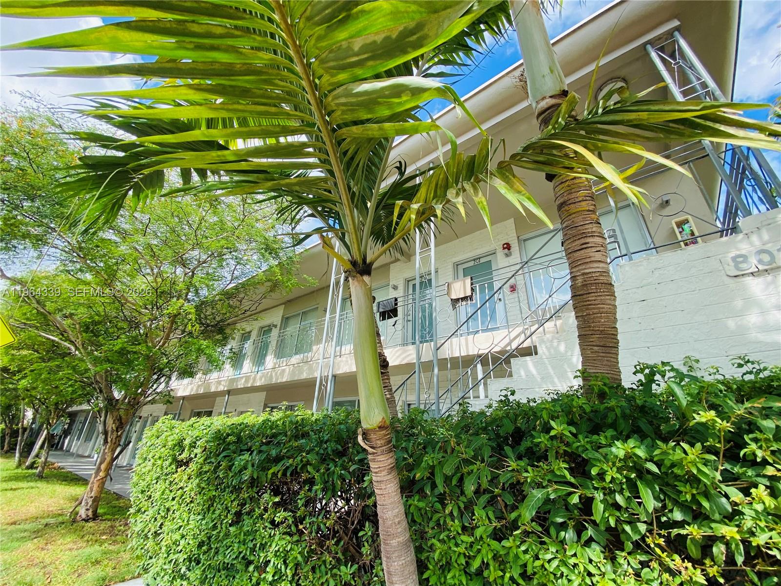 ELISA CONDOMINIUM - Residential